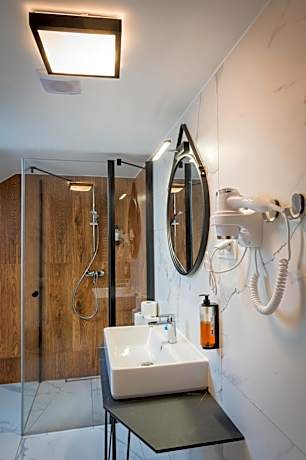 Premium Quadruple Room