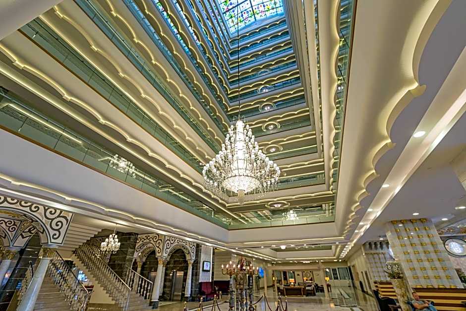 Royal Holiday Palace