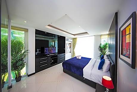 4-Bedroom Deluxe Villa with Private Pool