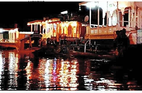 Houseboat Switzerland