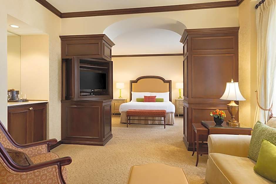Photo 1 of 5 of Superior 1 King Bed