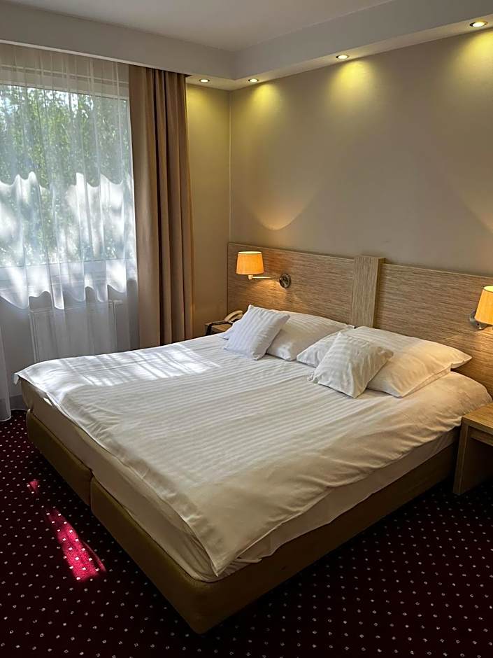 Hotel 500 W Strykowie