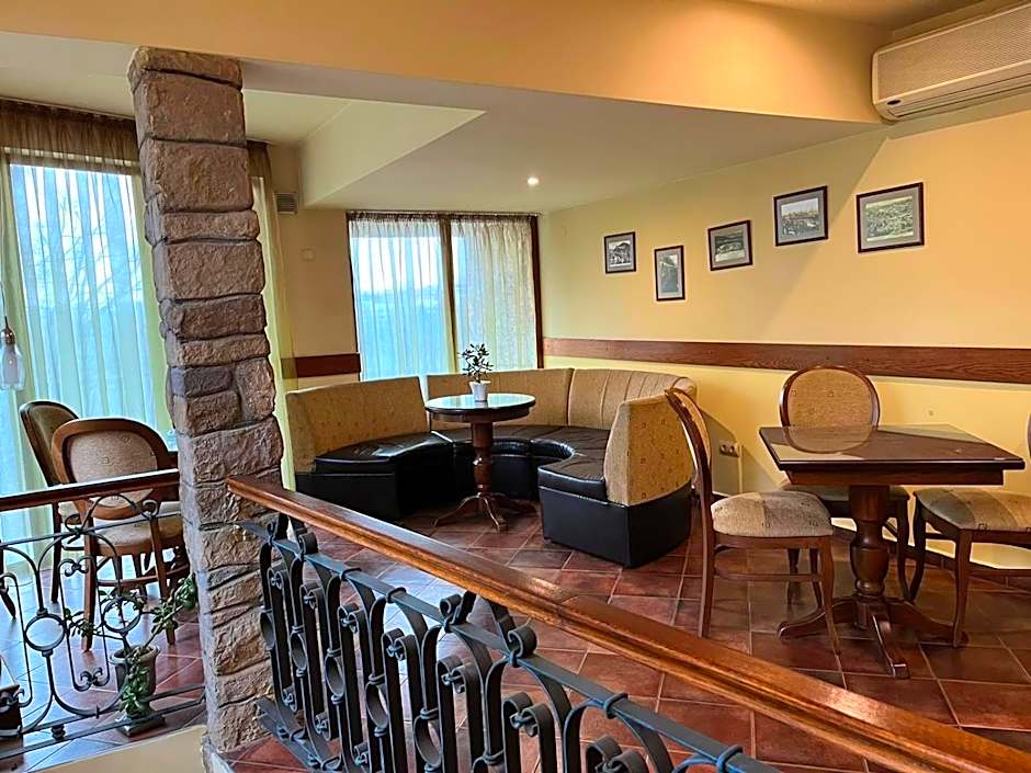 HOTEL BOLYARI