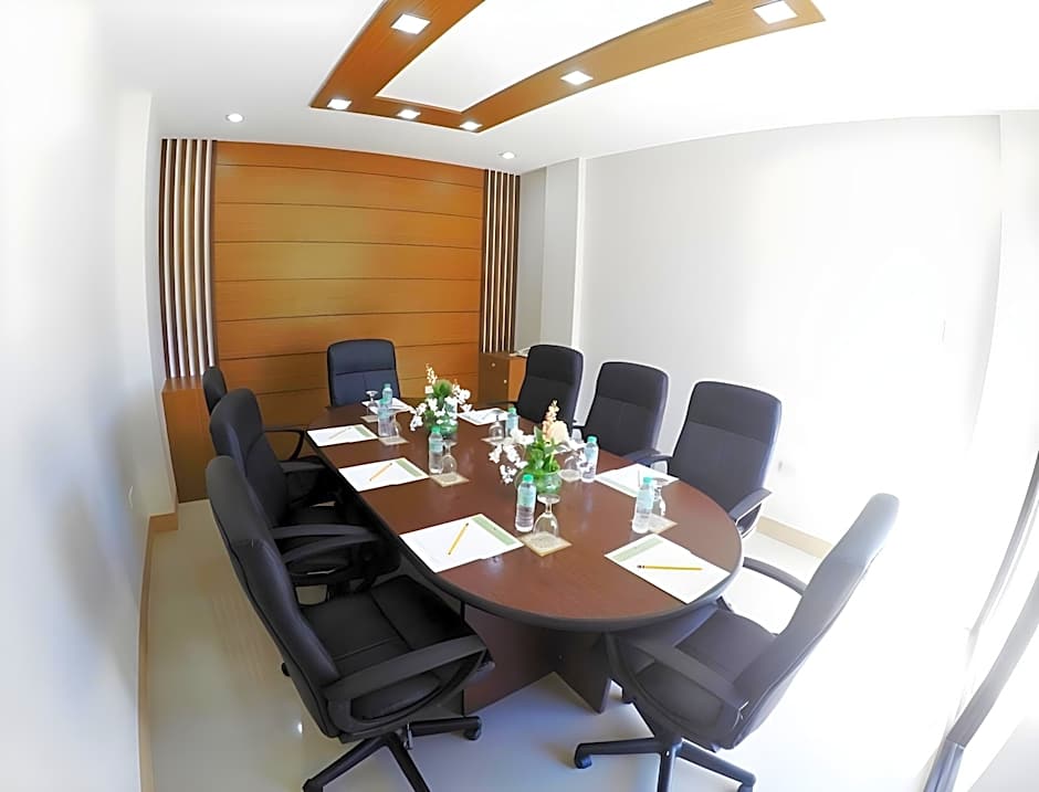 AEROSTOP HOTEL & RESTAURANT