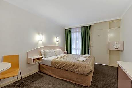 Alexander Motor Inn & Apartments