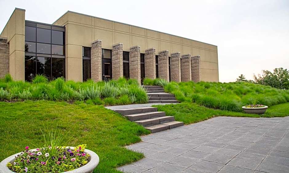 Gateway Hotel And Conference Center