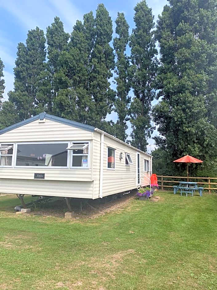 DaisyChain 2 Getaways - The perfect place to Stay - Play - Getaway