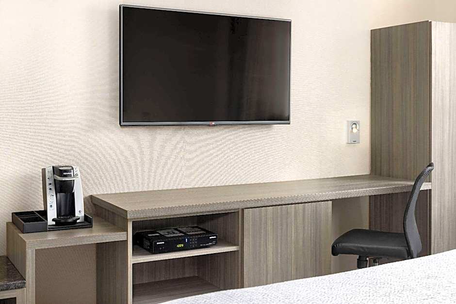 Photo 1 of 11 of 1 King Bed Suite