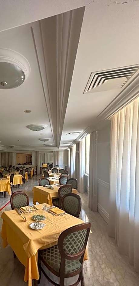 Mondial Park Hotel