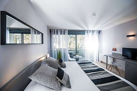 Double Room with Pool Access