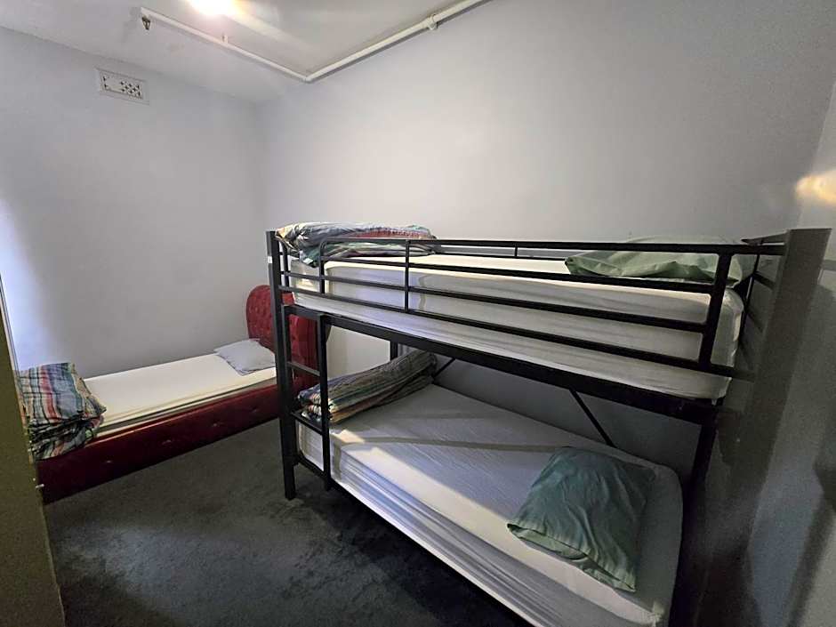 Backpackers Imperial Hotel