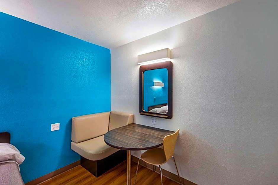 Motel 6-Irving, TX - Irving DFW Airport East