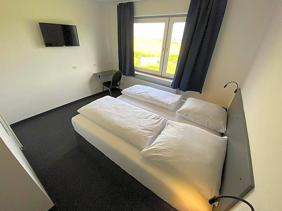 Zzzimple - Self Check In & Free Parking