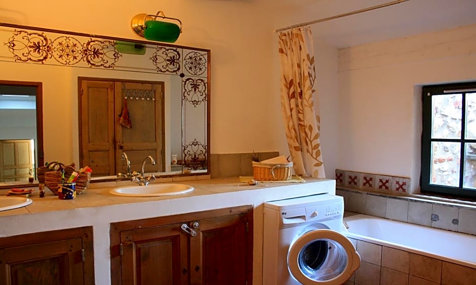 Maison Shanti chambre 1 à 3 personnes havre de paix pdj bio