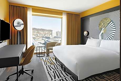 Renaissance by Marriott Zurich Tower Hotel