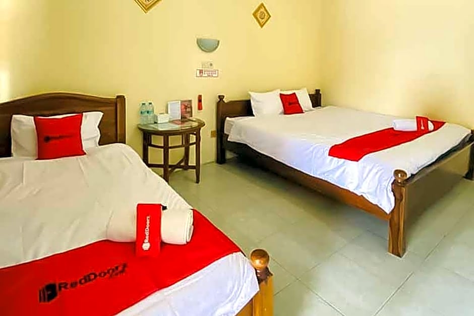 RedDoorz Syariah near T1 Juanda Airport 2