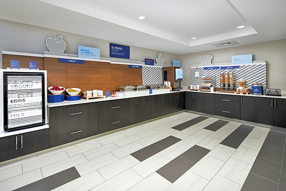 Holiday Inn Express Hotel & Suites Pensacola-West Navy Base, an IHG Hotel