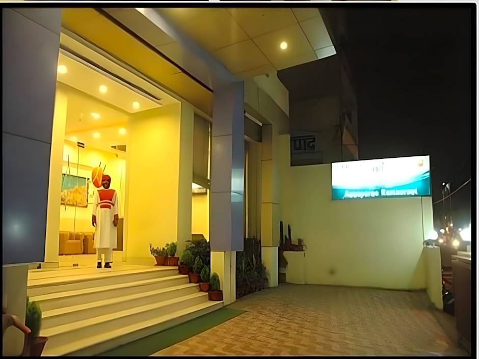 Hotel Janhvi International