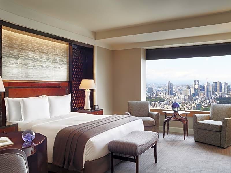 Photo 1 of 8 of 1 King Bed or 2 Twin Beds Guestroom, Club Level