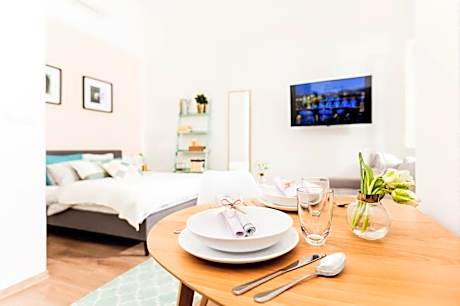 Studio Apartment with Terrace