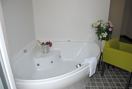 Deluxe Double Room, 1 Double Bed, Hot Tub