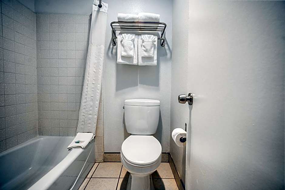The Buena Park Hotel & Suites
