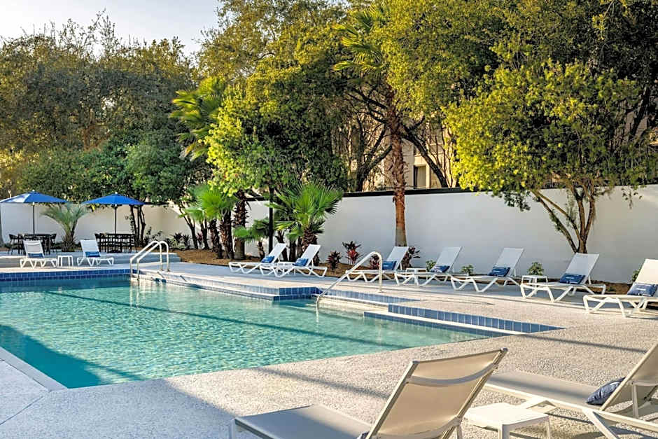 Delta Hotels by Marriott Jacksonville Deerwood