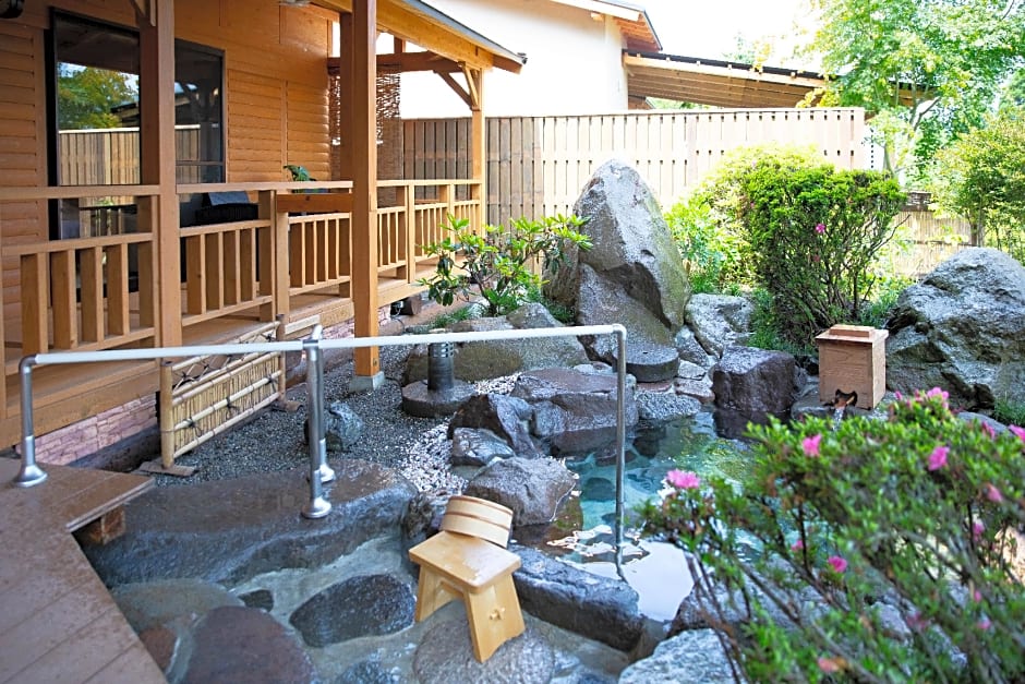 Yufuin Sanso Waremokou Hotel