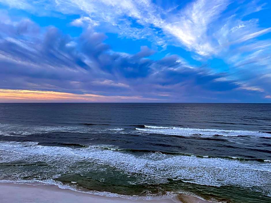 OCEAN FRONT CONDO w INCREDIBLE VIEWS