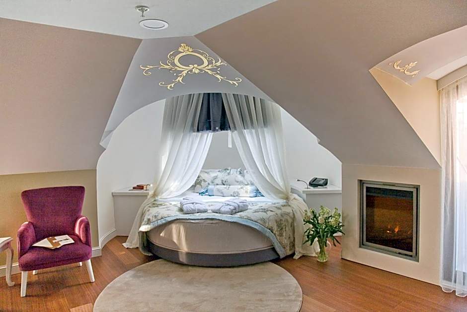 Photo 1 of 11 of Deluxe 1 King Bed Suite