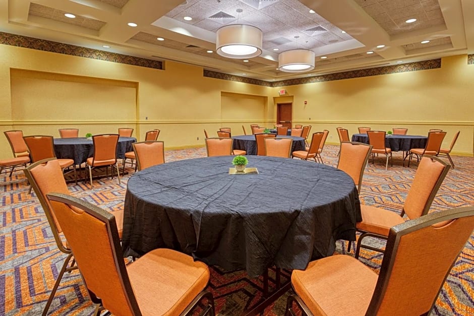 DRURY INN & SUITES INDIANAPOLIS NORTHEAST