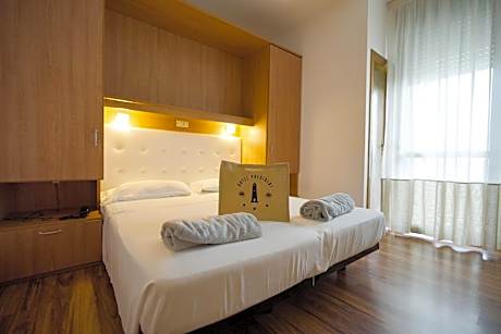 Classic Double / Twin Room with Balcony