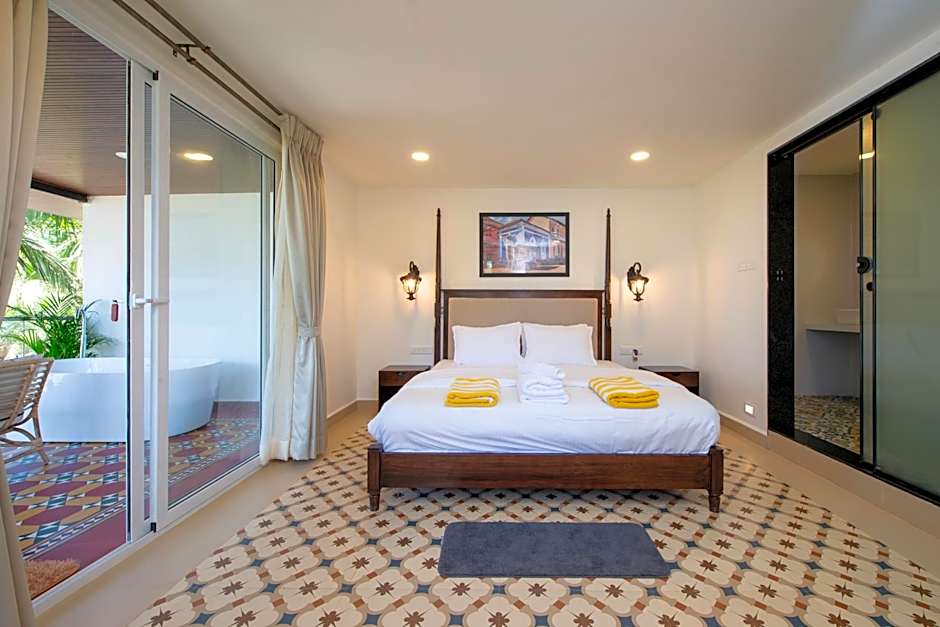 Photo 1 of 16 of Deluxe Spa, Jetted Tub, Partial Sea View