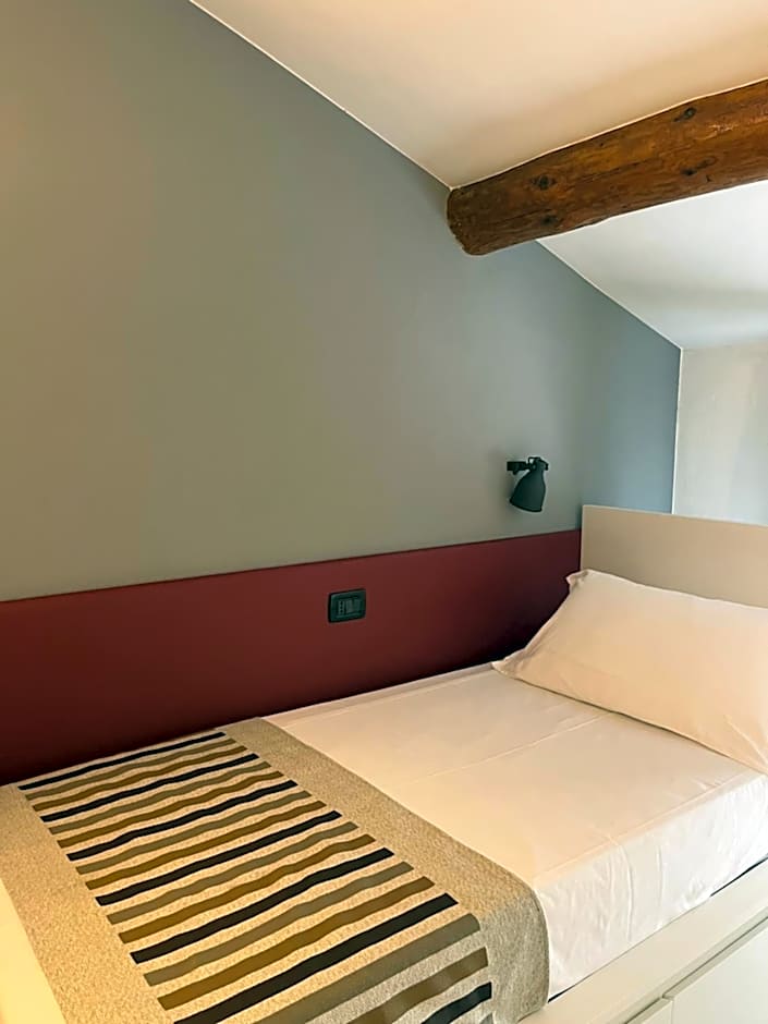 Hotel Mantegna Stazione, MantegnaHotels