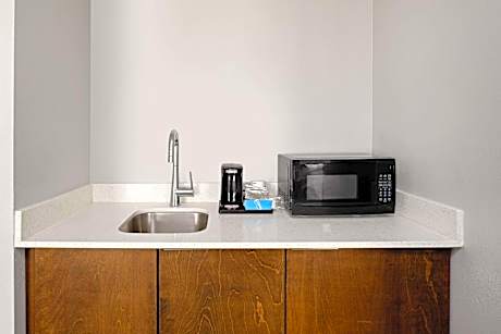 King room with Parlor Non-Smoking