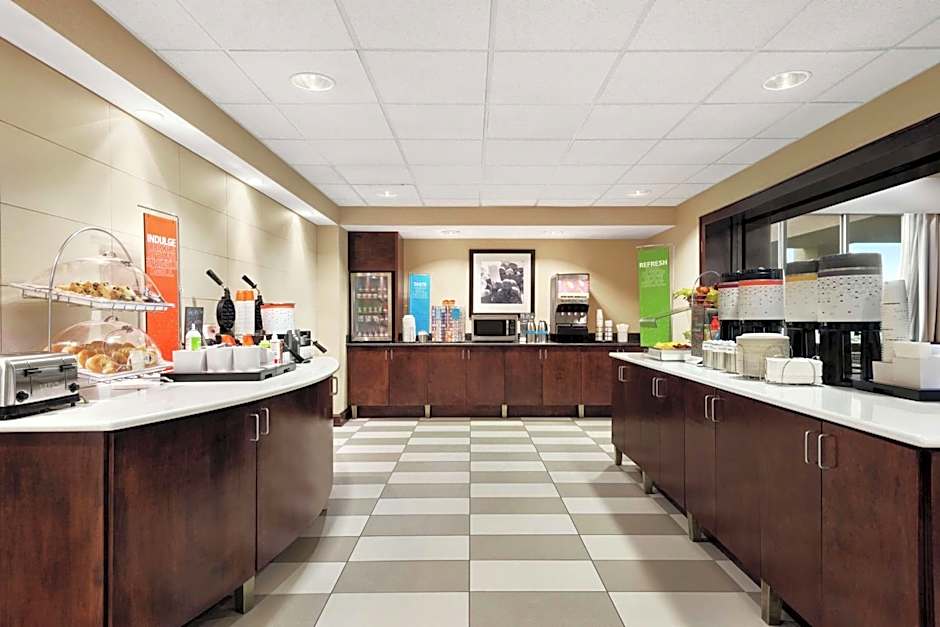 Hampton Inn By Hilton & Suites Brunswick