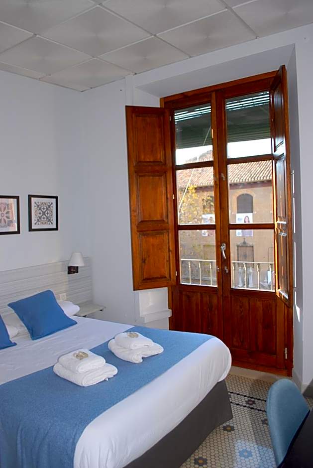 La Perla Granada Suites