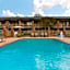 Super 8 by Wyndham Universal City