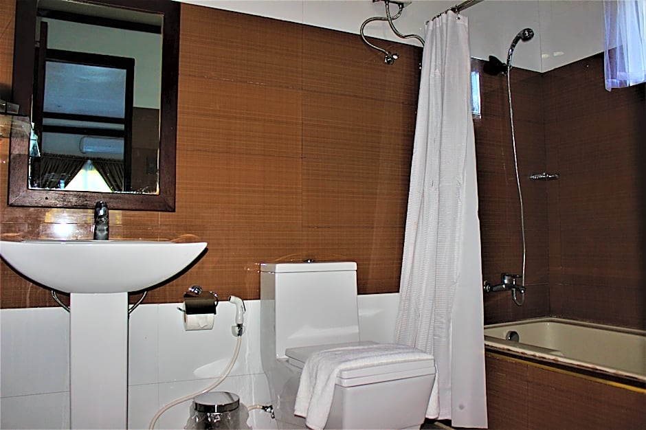 Veranda Suites and Restaurant