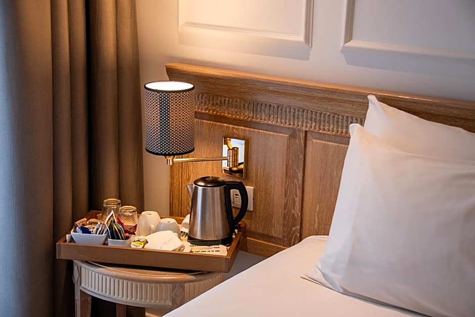 Ambassador Palace Hotel