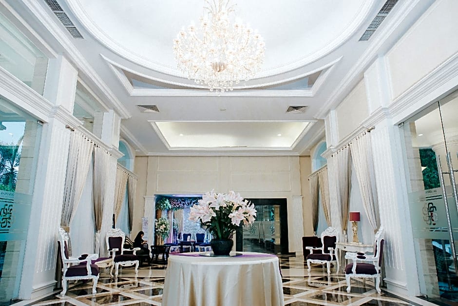 Adhiwangsa Hotel And Convention Hall