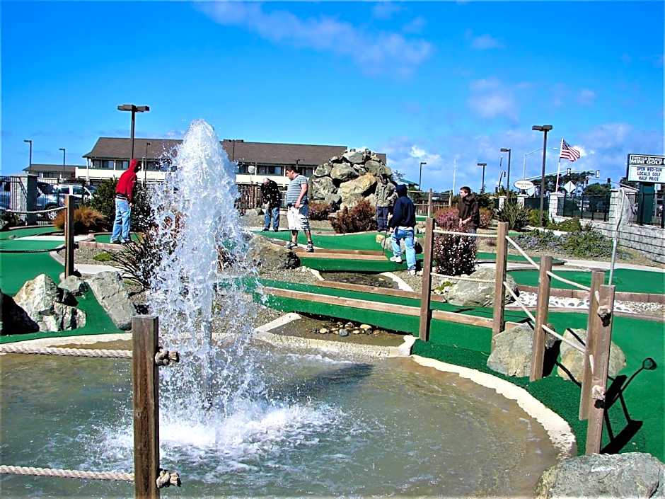 Emerald Dolphin Inn & Mini Golf