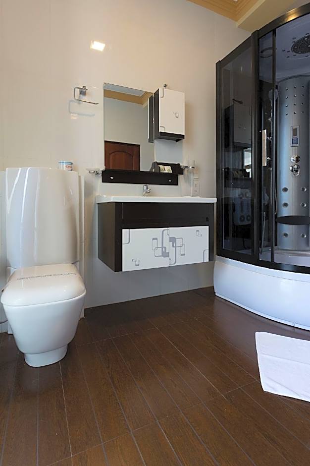 Oak Ray Serene Garden Hotel