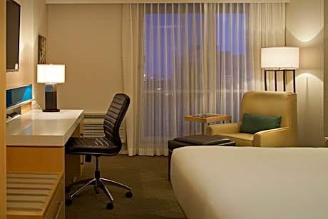 Club Room, 1 King Bed