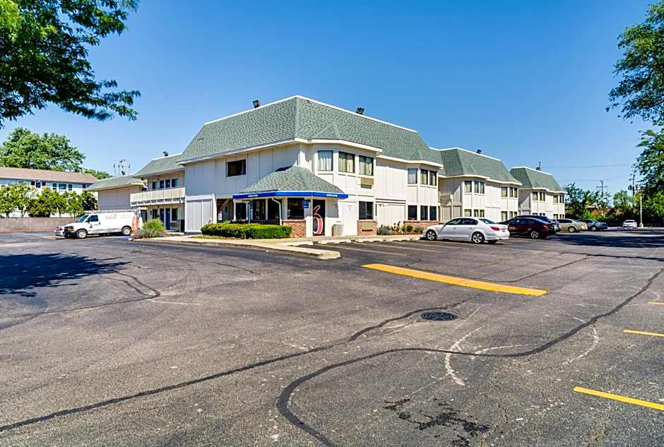 Motel 6-Schiller Park, IL - Chicago O'Hare