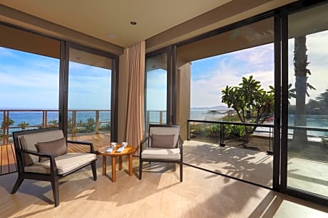 JW Umey Suite with Sofa Bed and Balcony - Oceanfront
