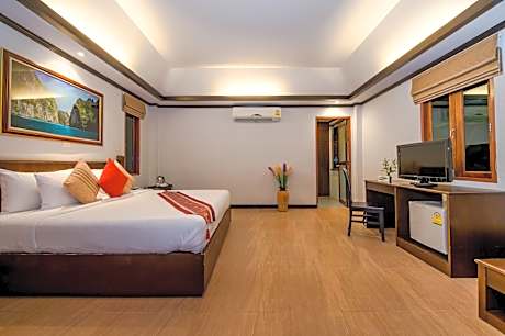 Villa with Pool Access