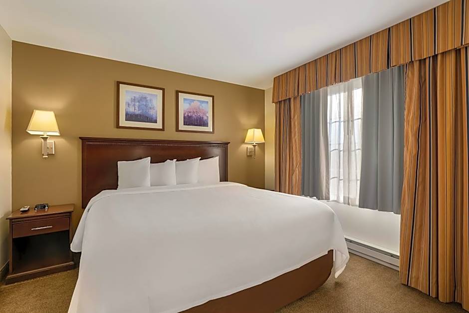 MainStay Suites Fitchburg - Madison