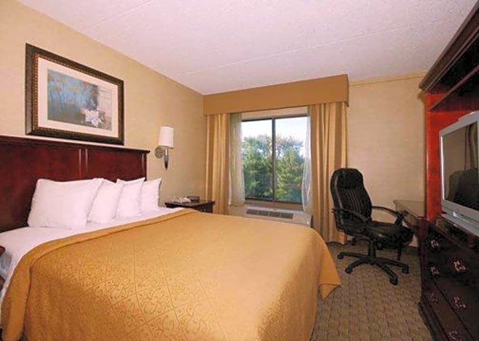 Quality Inn & Suites Bensalem