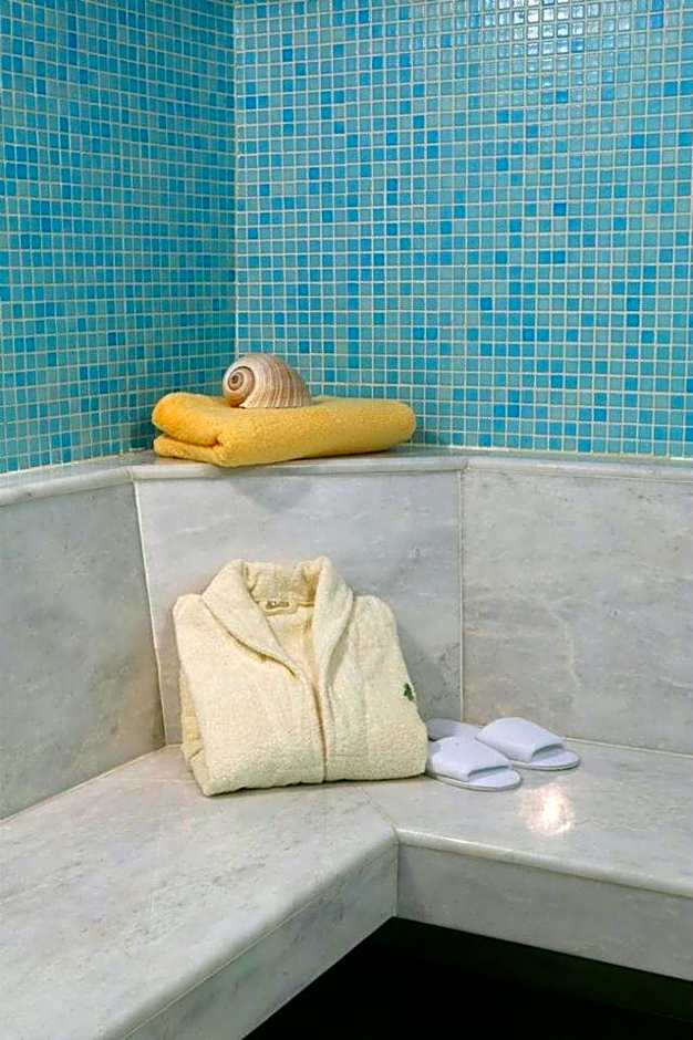 Maritsas Hotel & Suites